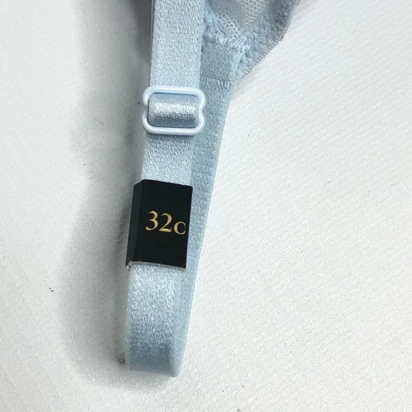 Victoria’s Secret Bra Light Blue Polka Dot size 32C - Picture 8 of 9